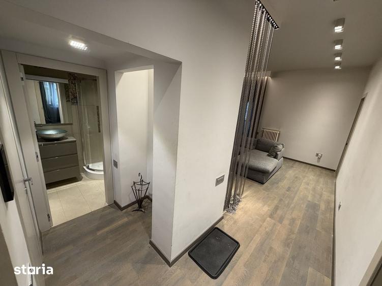 Apartament cu 3 camere în Victoriei
