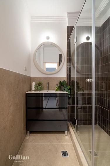Apartament cu 3 camere, mobilat în Universitate