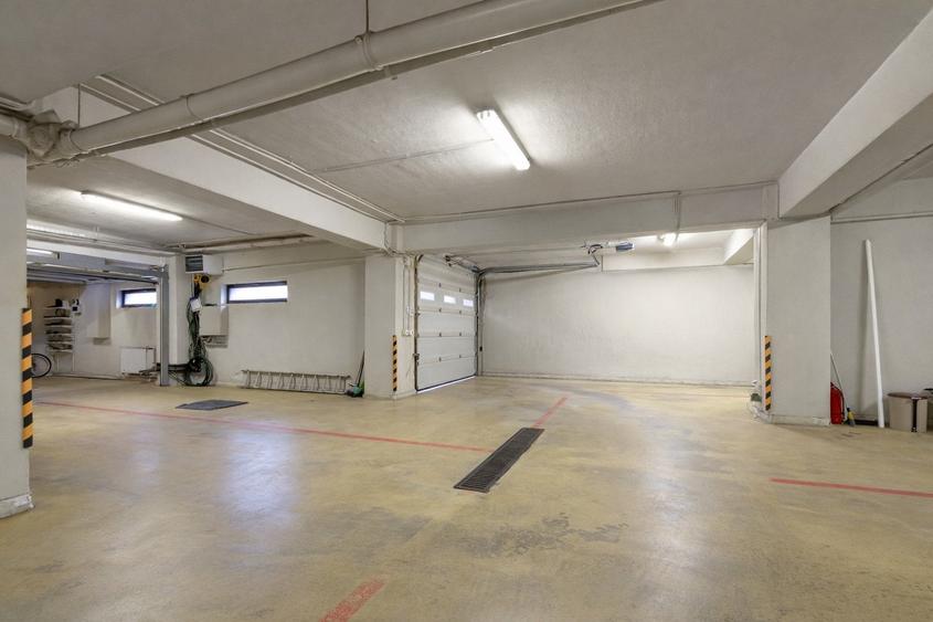 Apartament cu 4 camere semidecomandat, mobilat în Pipera