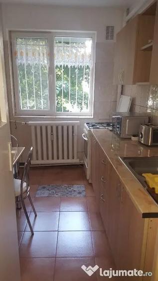 Apartament cu 3 camere semidecomandat în Chibrit