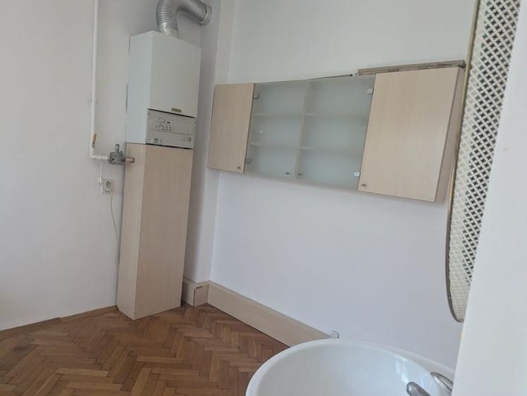 Casă cu 4 camere cu Canalizare în Herăstrău