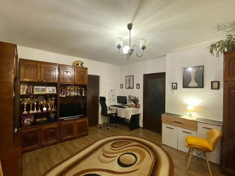 1 Camera Gara - Carrefour Market - 3