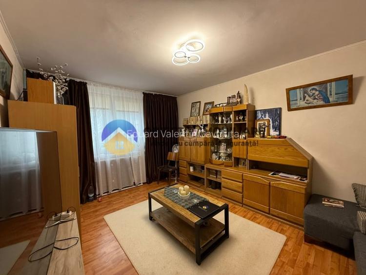 Apartament 3 camere de vanzare – zona centrala – Etaj 1