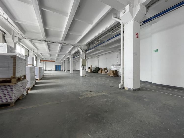 Hala industriala de inchiriat 614mp acces facil Piata 1 Mai. - 9