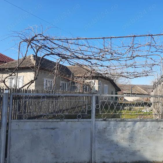 De vanzare casa in sat Raristea De vanzare casa in sat Raristea