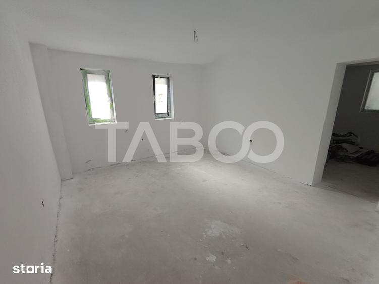 Casă cu 8 camere cu Teren 1203 Mp în Central