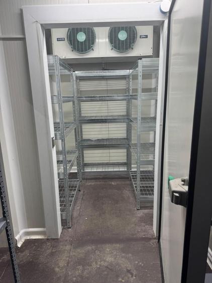 DE VANZARE AFACERE RESTAURANT , CU LOCATIEINCHIRIATA IN SEBASTIAN PROSPER MALL - 12