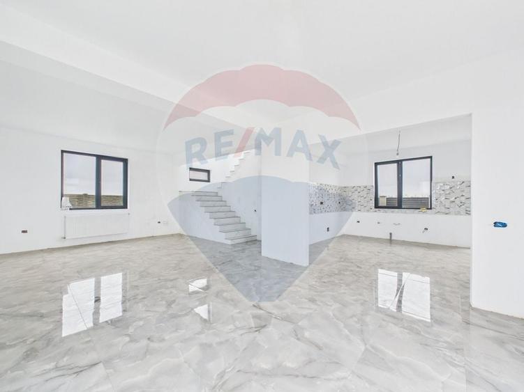 Casa moderna cu 4 camere de vanzare - Zona Ganeasa - Moara Domnesca - 2