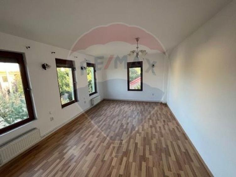 Casă cu 6 camere de vânzare în Pitești - 13