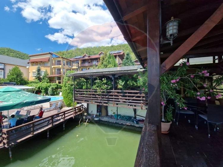 Vanzare  Pensiunea La Ponton / 20 camere / Parcare /  Eselnita - 14
