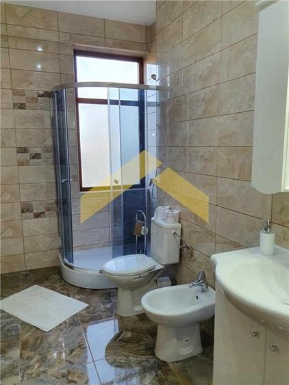 Casa pe colt cu teren de 2464 mp in ZONA MICALACA - 13