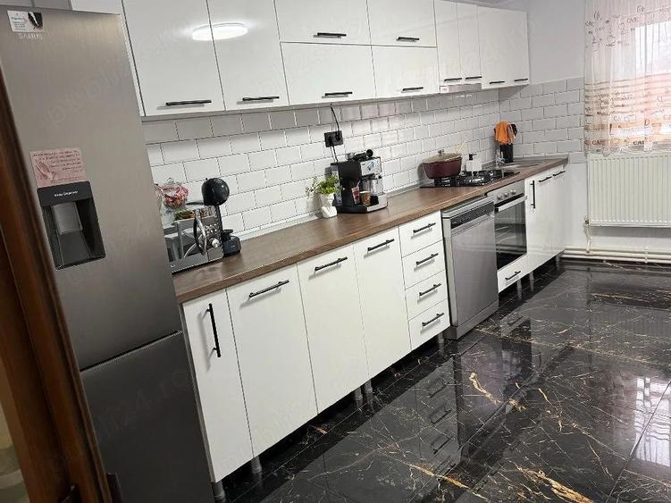 Casă cu Teren 253 Mp în Corbu