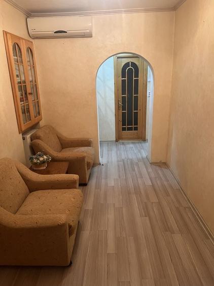 Apartament cu 3 camere decomandat în Șcheia