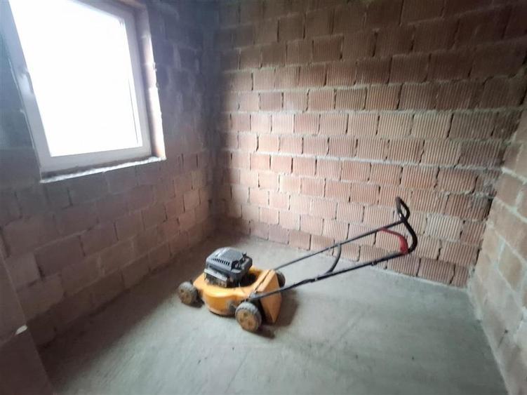 Casa individuala 5 camere 2 bai pivnita 380mp teren in Cisnadie - 17