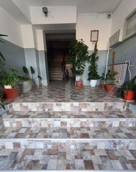 Apartament tip PC DECOMANDAT, cu 2 camere de vanzare in zon - 1