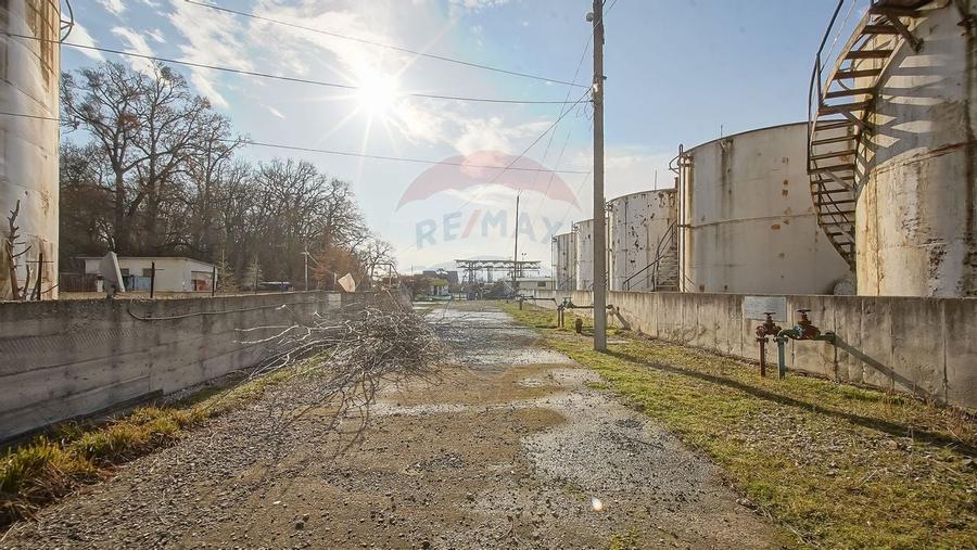 Potential de dezvoltare - Depozit carburanti, Lunca Calnicului, BV - 13