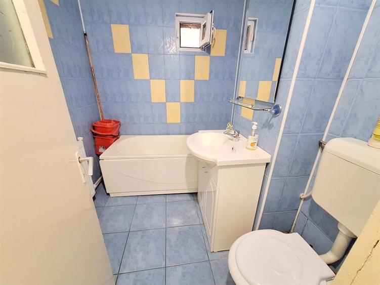 Apartament 3 decomandate, 2 bai, zona Narcisa - 18