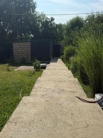 Casă cu 4 camere în Berceni