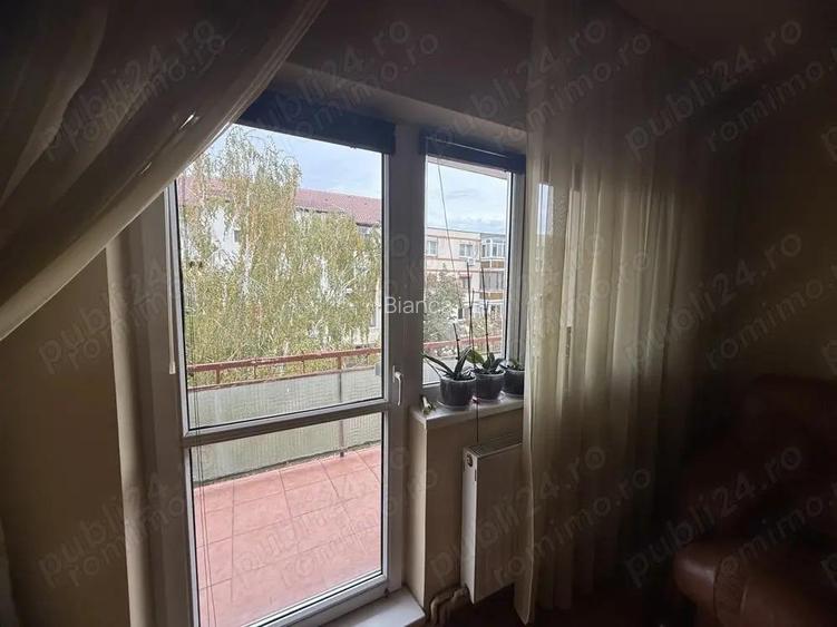 Vand apartament 3 camere decomandate in Zona Soarelui, 70 mp, et.3. Vand apartament 3 camere decomandate in Zona Soarelui, 70 mp, et.3.