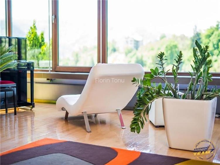 Vila premium,arhitectura distinsa,areal privat,Drumul Poienii,Brasov:panorama mo