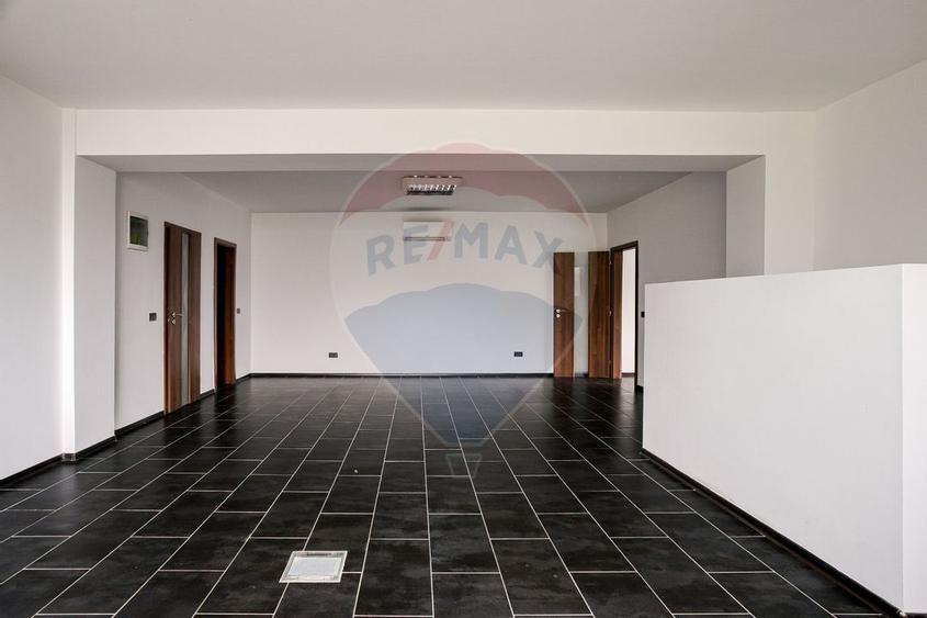 Inchiriere spatiu modern pentru birouri sau servicii, zona Subcetate - 3