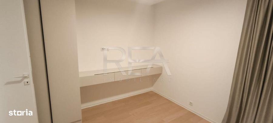 Apartament cu 3 camere semidecomandat, mobilat în Tei
