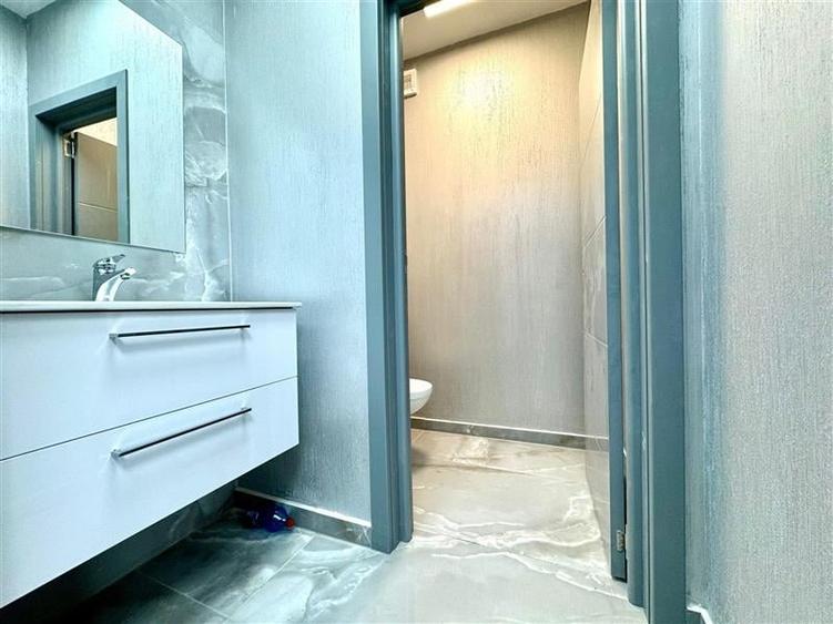 Spatiu cu Acces Public,300 MP, 6 Parcari, Open Space, Zona Pod IRA - 6