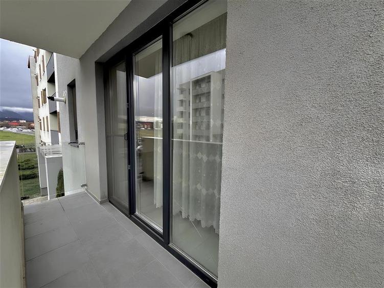 Apartament 2 Camere Decomandat in Qualis cu Parcare - Coresi - 5