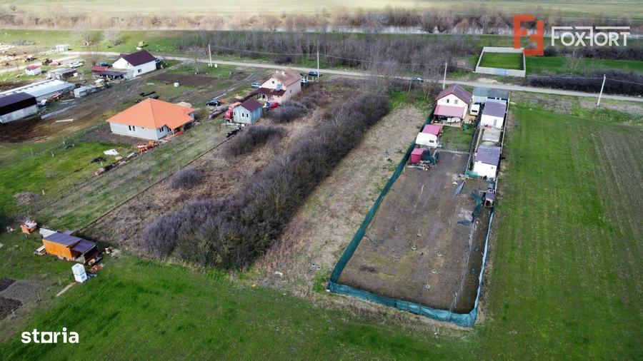 Teren intravilan de 1952 mp cu utilitati - zona Parta - 2