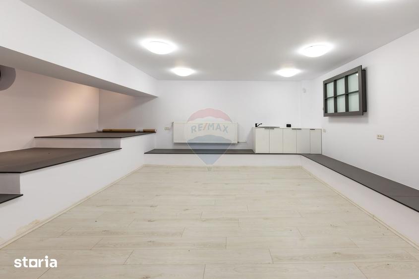 Spațiu comercial, de 828 mp, în Central