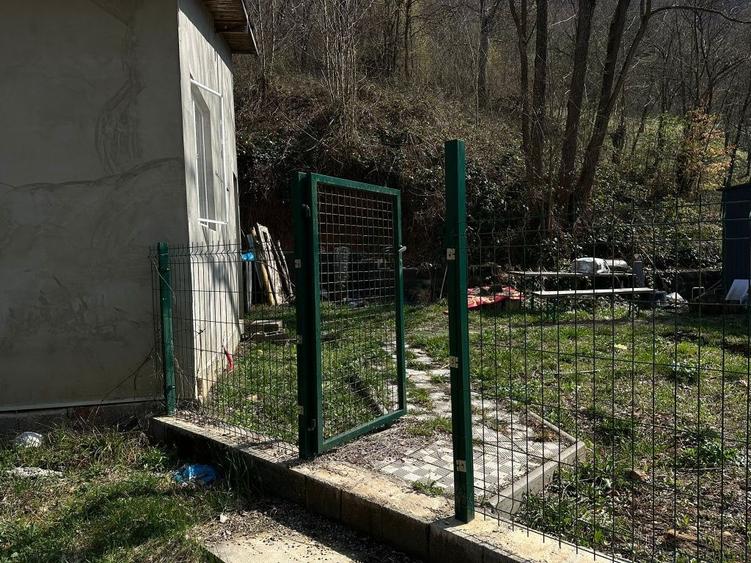 Casa si teren de vanzare - 8