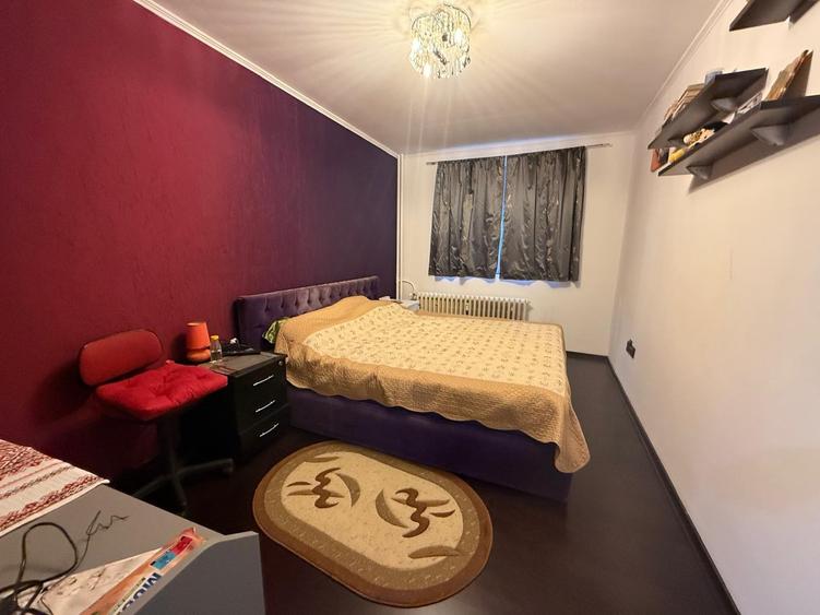 ristor 3 minute metrou - Retras de la bulevard, liniste- Decomandat - 4