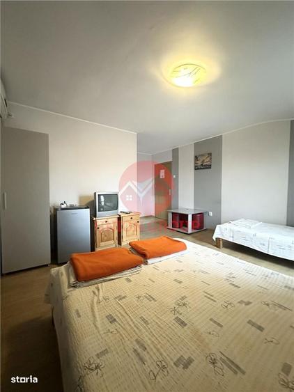 Pensiune 15 camere in a Doua Linie la Mare, zona Pescaria lui Matei - 3