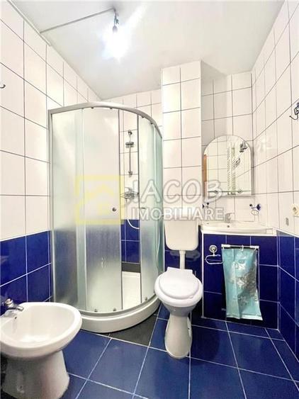 Apartament decomandat, 2 camere, etaj 3, str. Milcov , Bacau - 10