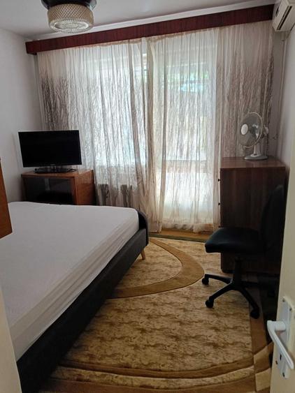 Apartament cu 3 camere decomandat în Tudor