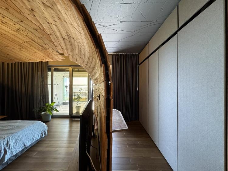 Un apartament ca o casa, cu peluza si ponton pe lac - 15