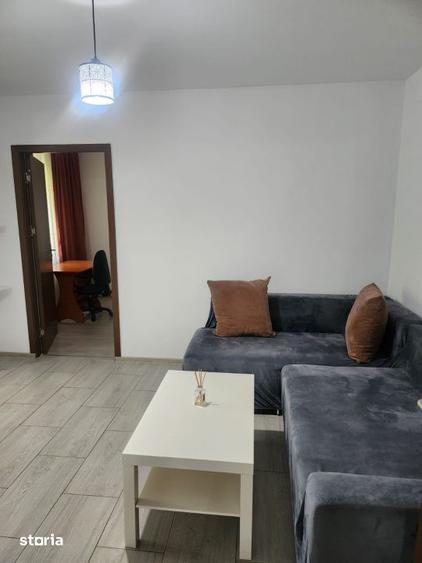 Apartament cu 2 camere semidecomandat, mobilat în Tomis Nord