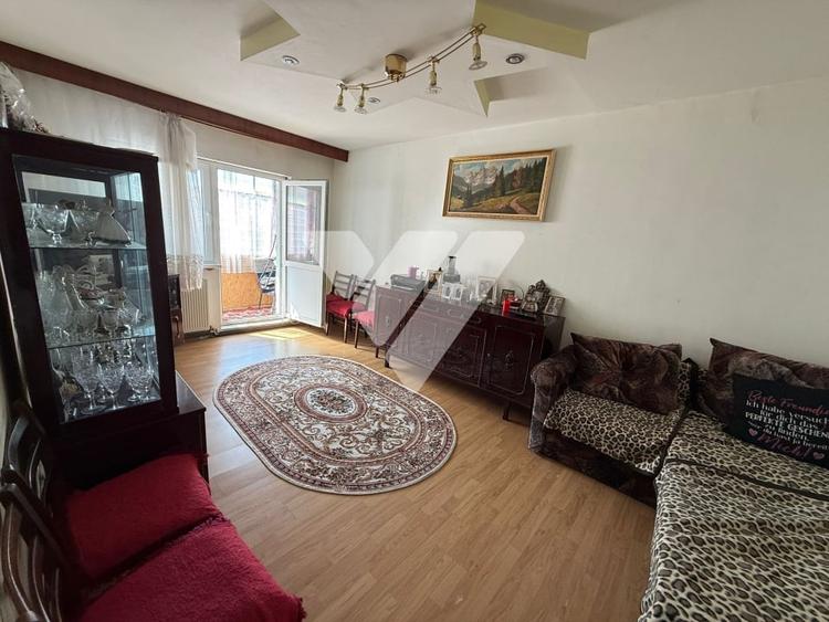 Apartament 3 camere decomandat etaj 2 zona Vasile Aaron Sibiu - 1
