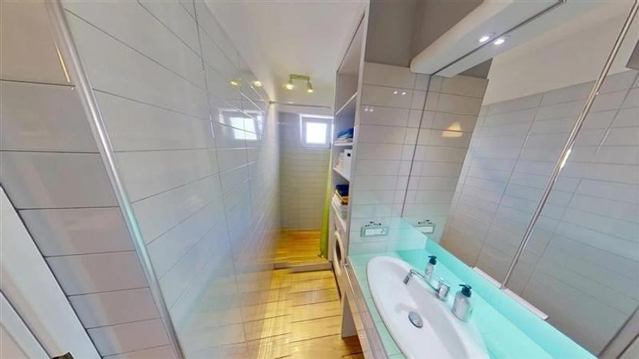 Apartament cu 2 camere,recompartimentat in 3 camere,54 mp,Grivitei. - 9