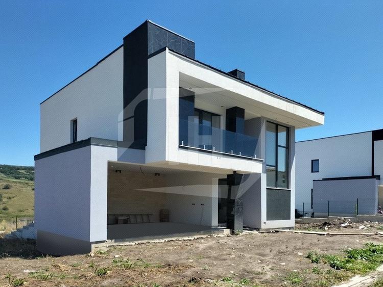 Casa  120 mp utili, terase  panoramice 40 mp, garaj - 1