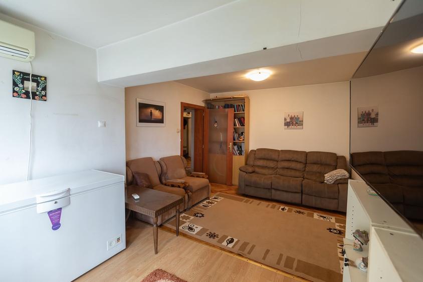 Apartament 4 camere Centrul Civic,etaj intermediar,183500 Euro - 2