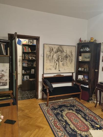 Eleganță interbelică în inima orașului – apartament cu potențial investițional - 3