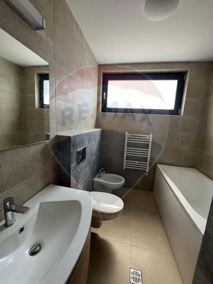 Casa / Vila cu 5 camere de vanzare in zona Exterior Nord - 4