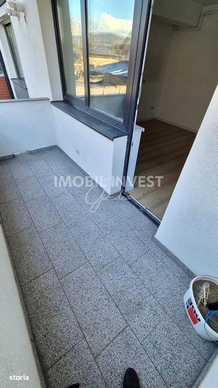 Garsoniera de vanzare, etaj 1, cu parcare si boxa, bloc nou - 1