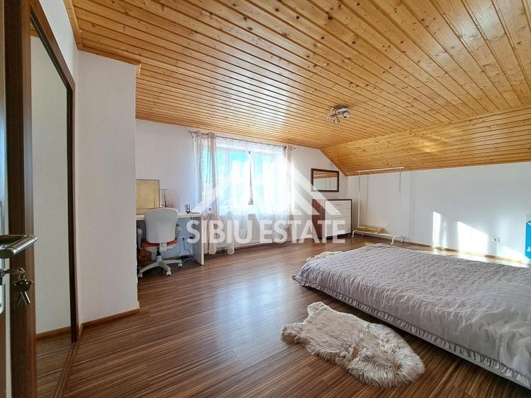 Casa Sibiu cu pivnita si garaj, curte mare - 18