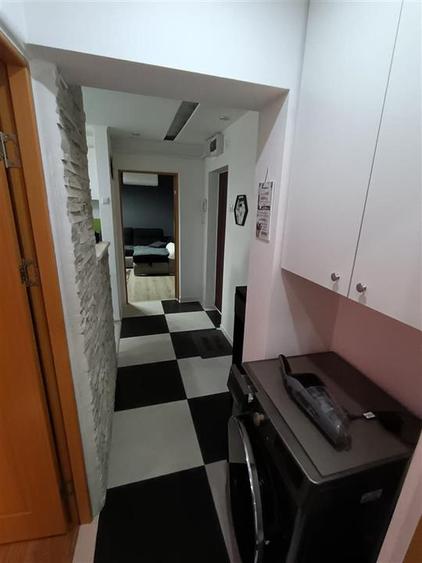 Apartament cu 2 camere decomandat în Apollo