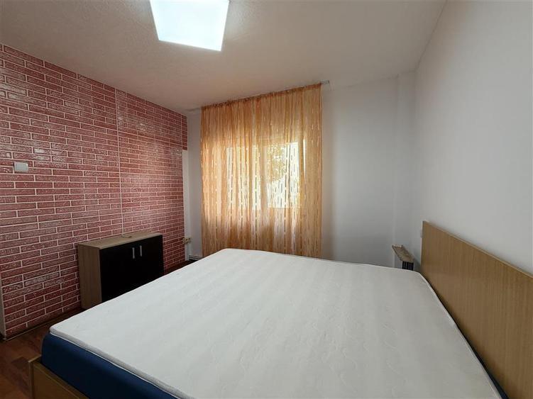 Apartament cu 2 camere decomandat în Metalurgie