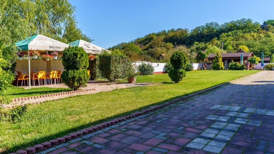 Pensiune cu 16 camere de vanzare, potential investitie,COMISION 0 - 3