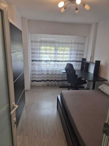 De vanzare apartament 3 camere Crangasi Lacul Morii - 6