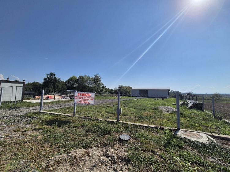 Teren cu hala metalica 300 mp - 6